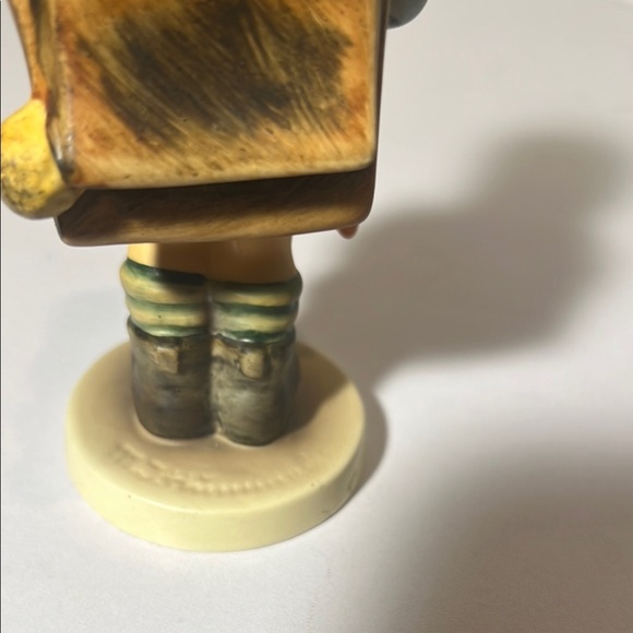 Vintage Hummel Boy Figurine with Backpack Little Scholar. GH102 - Picture 6 of 6